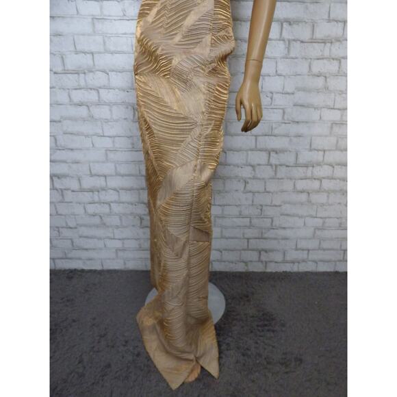 $690 Black Halo Eve Gold Metallic Harrow Off Shoulder Sheath Gown 2 NWT - Picture 12 of 16
